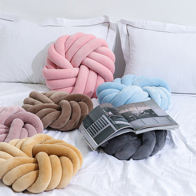 Nordic-style decorative pillows and cushions in soft neutral tones, perfect for modern home decor and cozy living spaces
